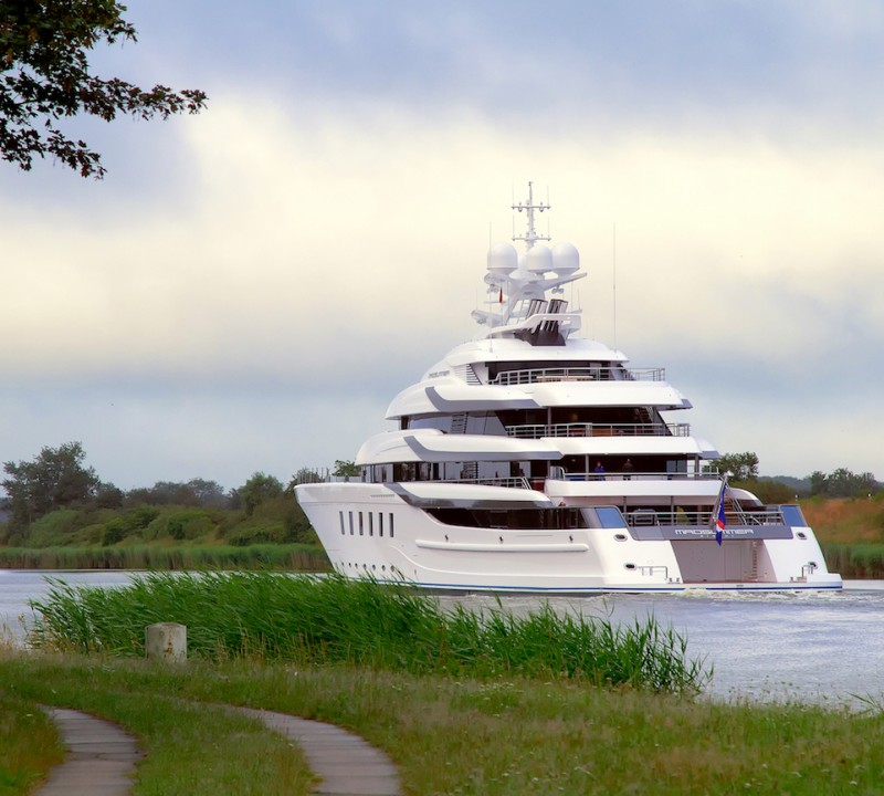 madsummer mega yacht